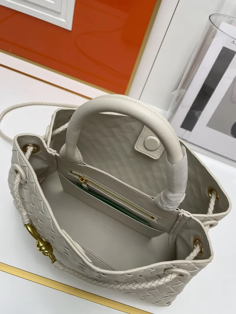 BV S05022 Small Off-white Woven Top Handle Bag - Image 8