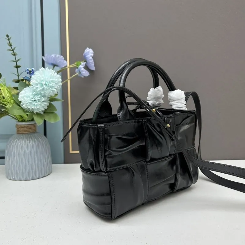 Alternative view of BV Top Handle Bags-420