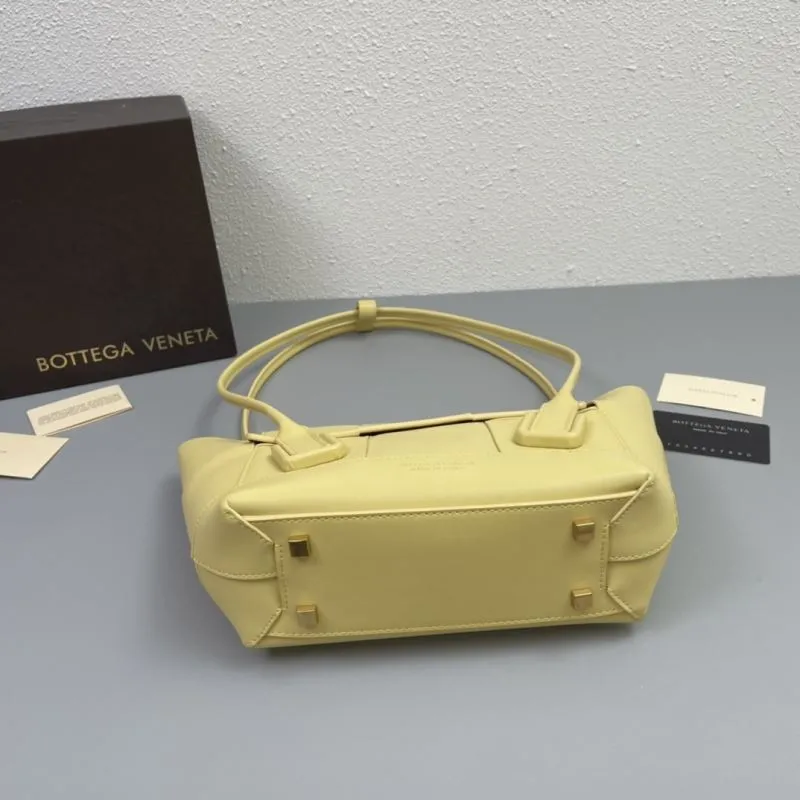 Bottega Veneta S06005 Pale Yellow Leather Shoulder Tote Bag - Image 7