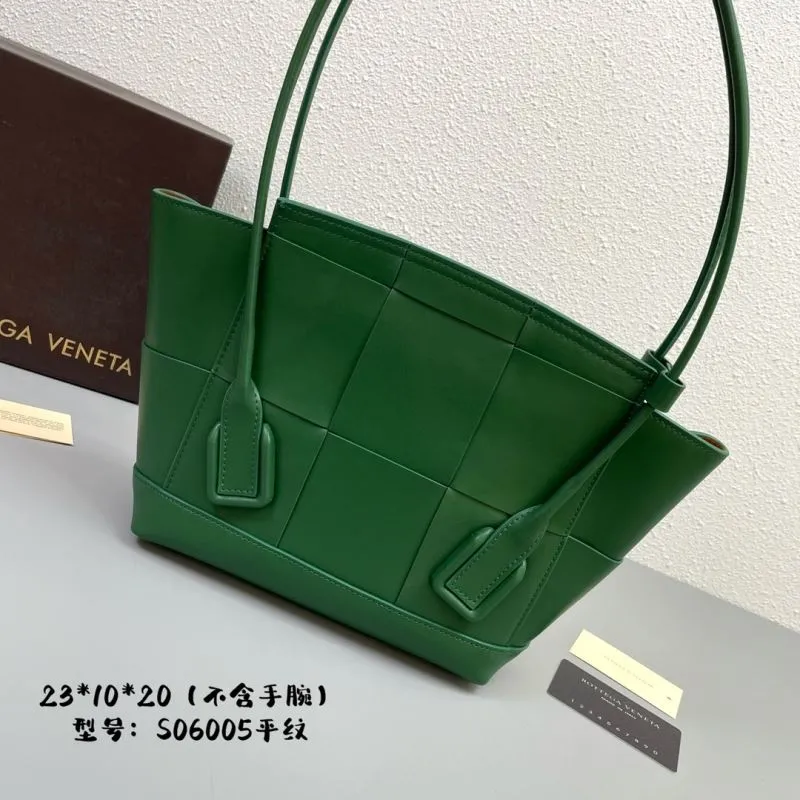 Alternative view of BV Handle Bags-4