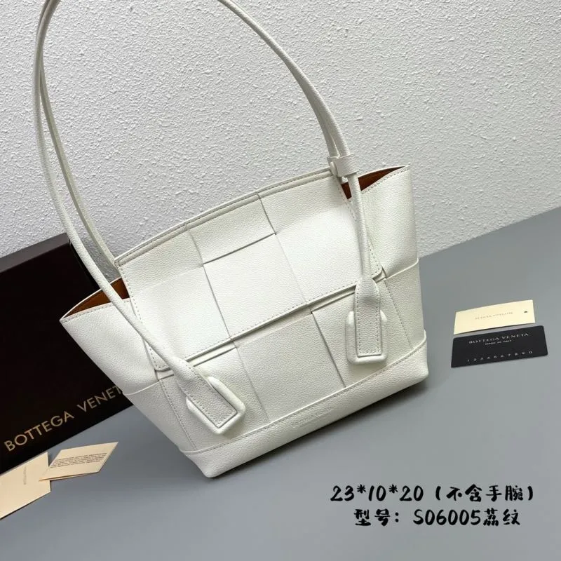 Alternative view of BV Handle Bags-10
