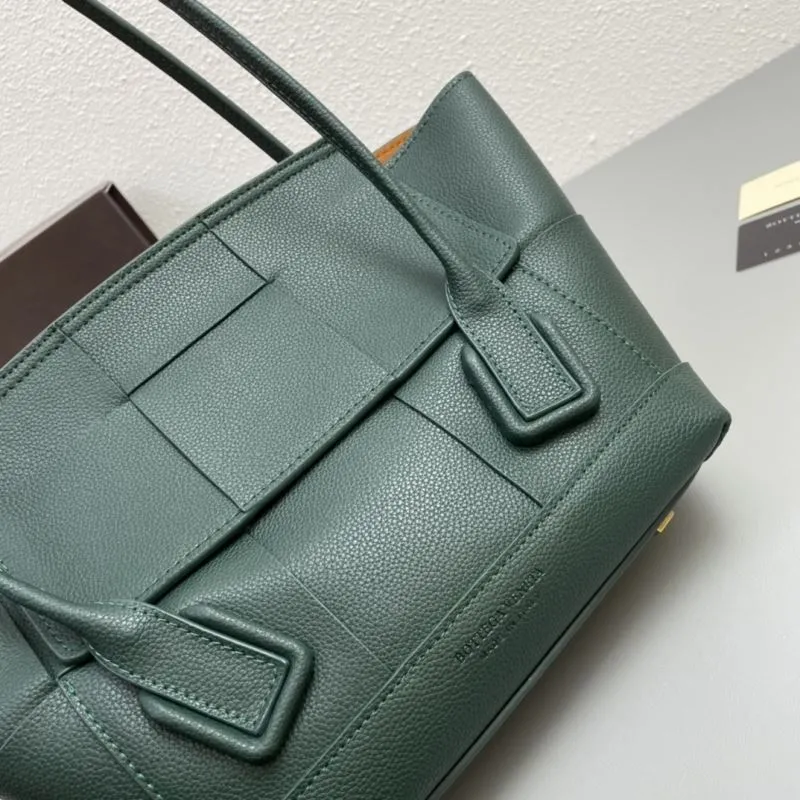 Bottega Veneta Dark Green Leather Tote Bag S06005 - Image 4
