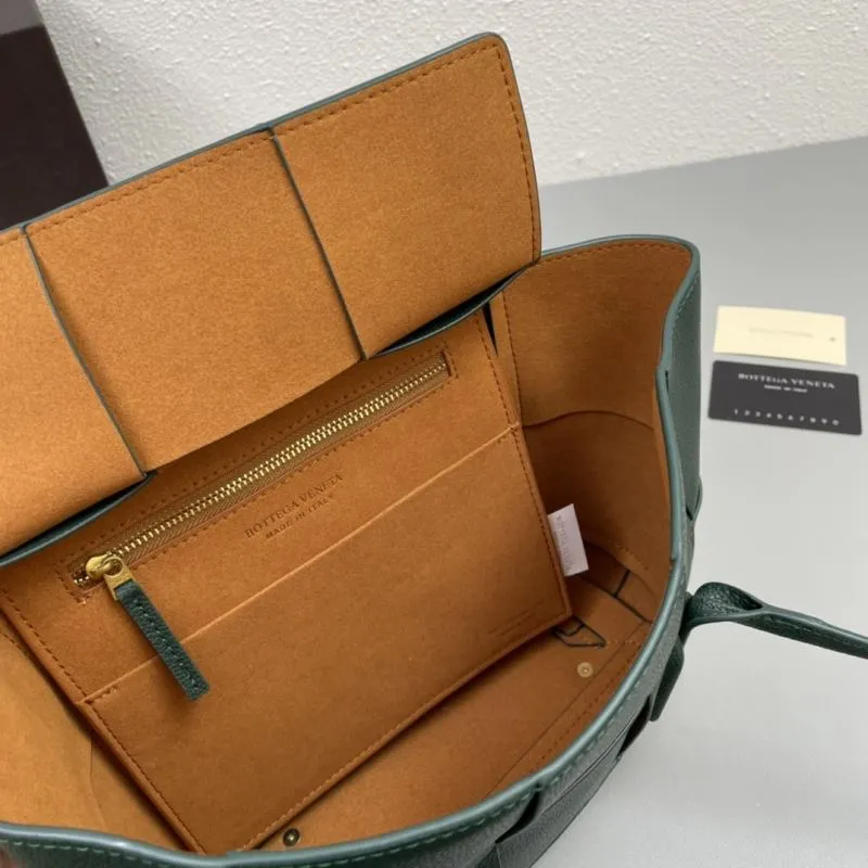 Bottega Veneta Dark Green Leather Tote Bag S06005 - Image 8