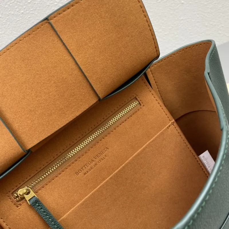 Bottega Veneta Dark Green Leather Tote Bag S06005 - Image 9