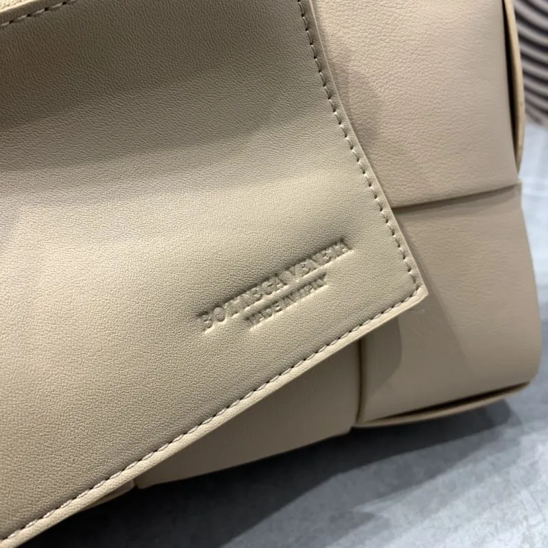 Bottega Veneta Beige Leather Tote Bag 9658 - Image 8