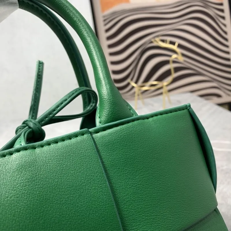 Bottega Veneta 9658 Green Leather Tote Bag - Image 4