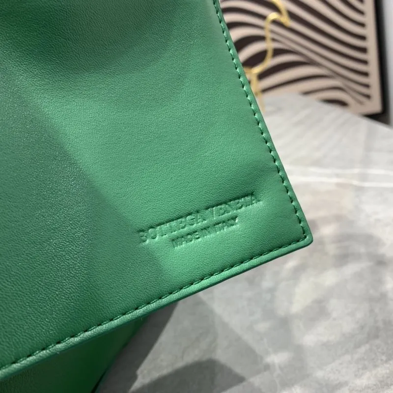 Bottega Veneta 9658 Green Leather Tote Bag - Image 8