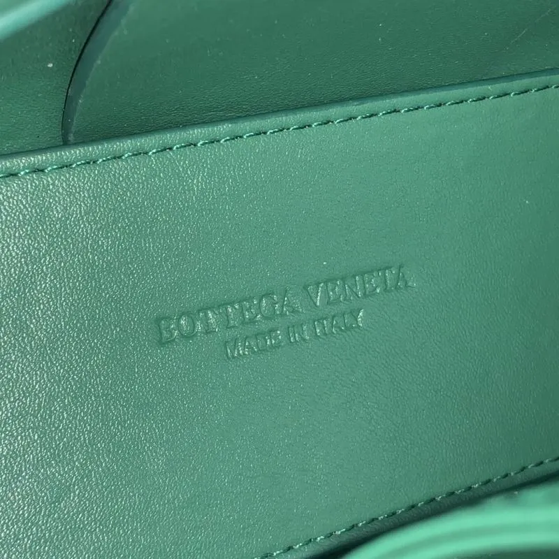 Bottega Veneta 9658 Green Leather Tote Bag - Image 9