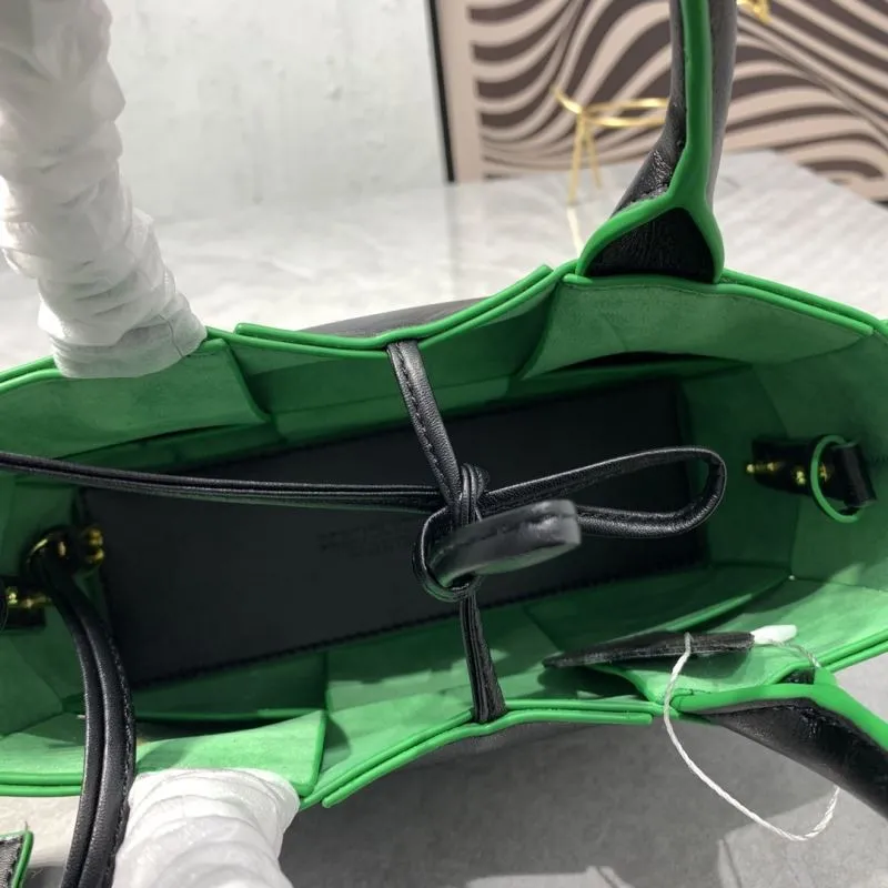 Bottega Veneta 9658 Black Green Tote Bag - Image 7