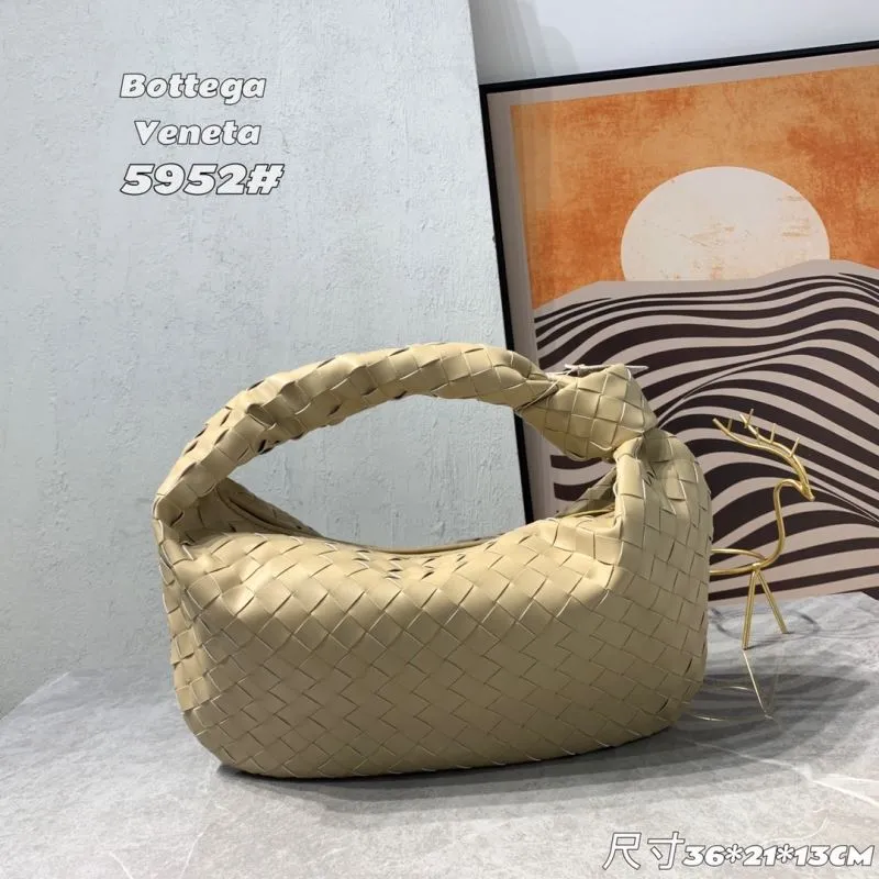 Bottega Veneta 5952 Beige Woven Hobo Bag - Image 3