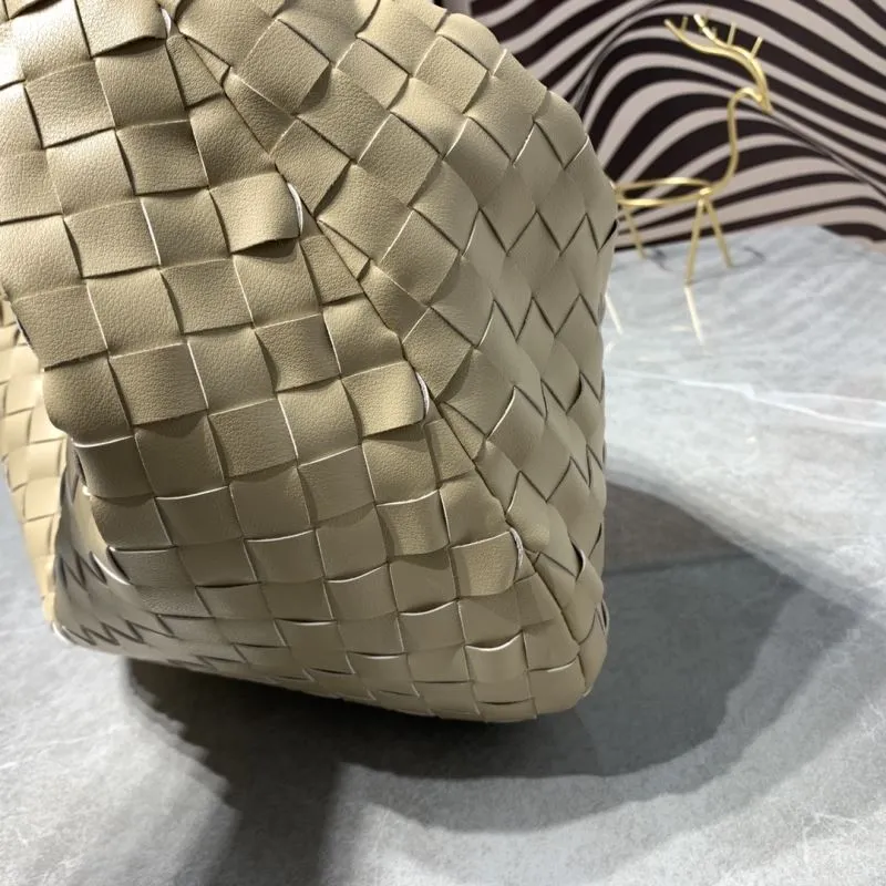 Bottega Veneta 5952 Beige Woven Hobo Bag - Image 6