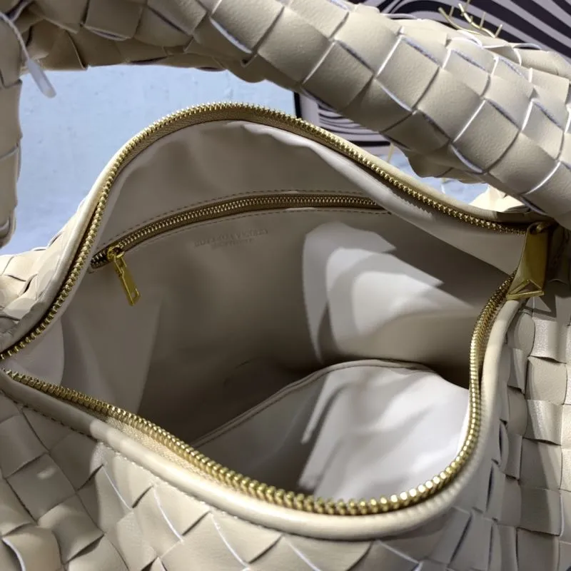 Bottega Veneta 5952 Beige Woven Hobo Bag - Image 8