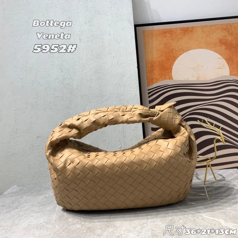 Bottega Veneta 5952 Beige Woven Hobo Bag - Image 3