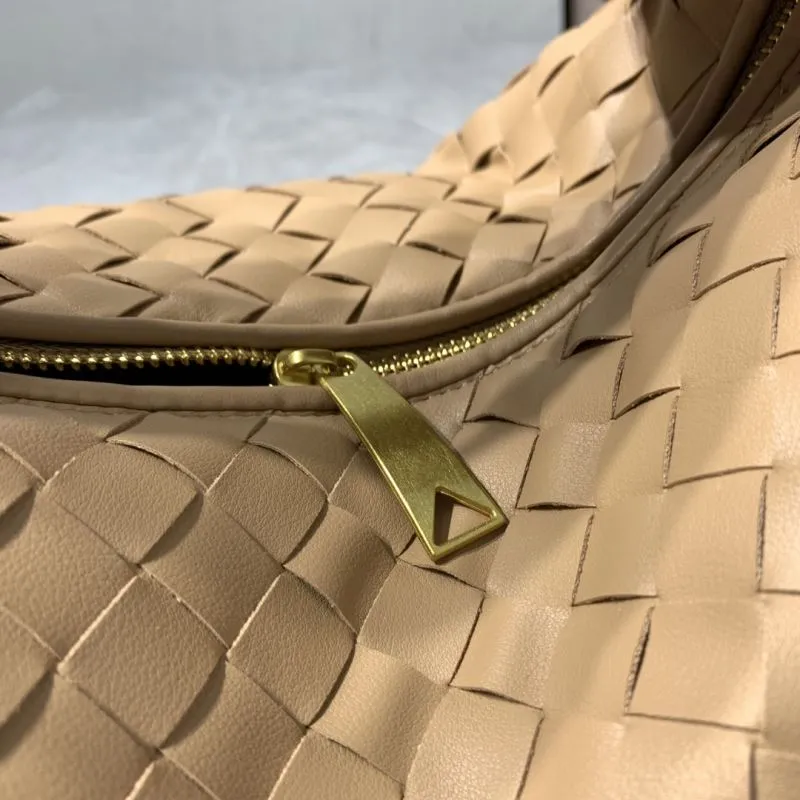 Bottega Veneta 5952 Beige Woven Hobo Bag - Image 4