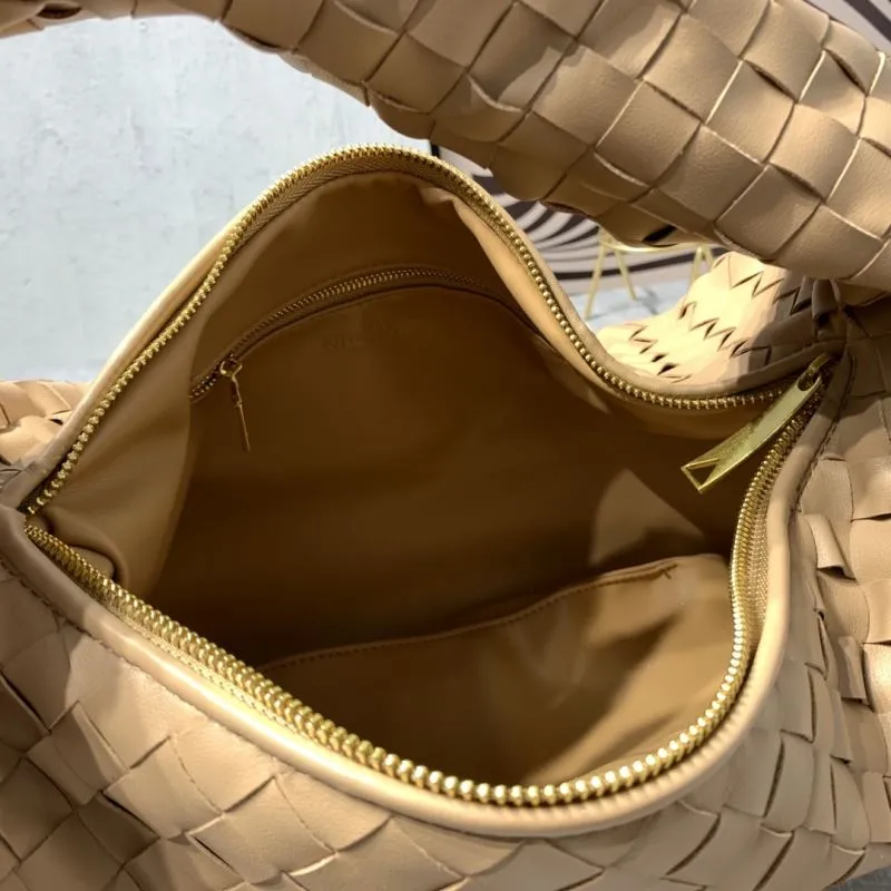 Bottega Veneta 5952 Beige Woven Hobo Bag - Image 8