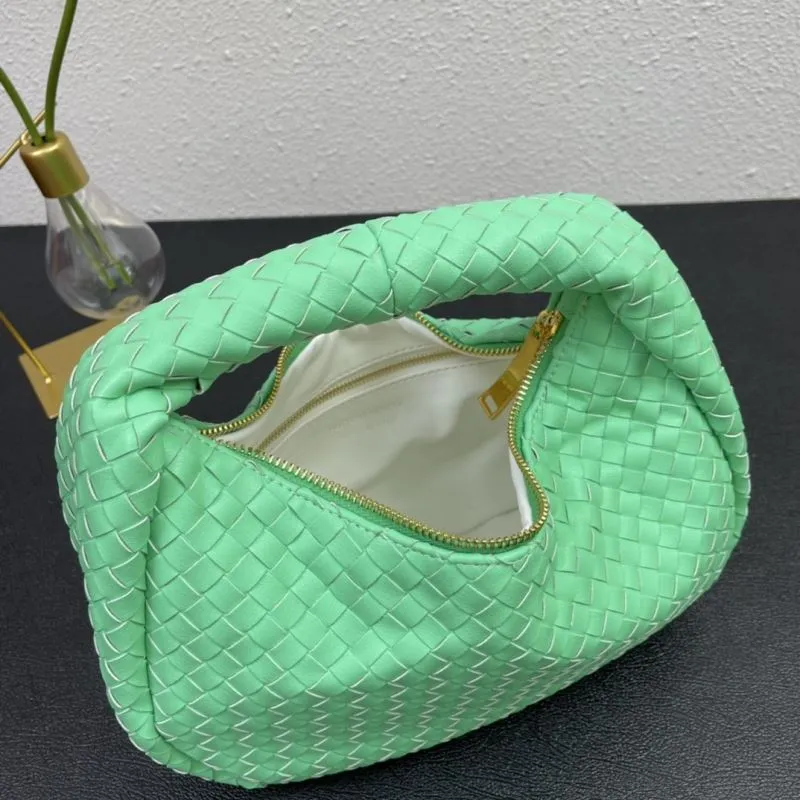 Green Woven BV Handle Bag Size 28cm 8830 - Image 8