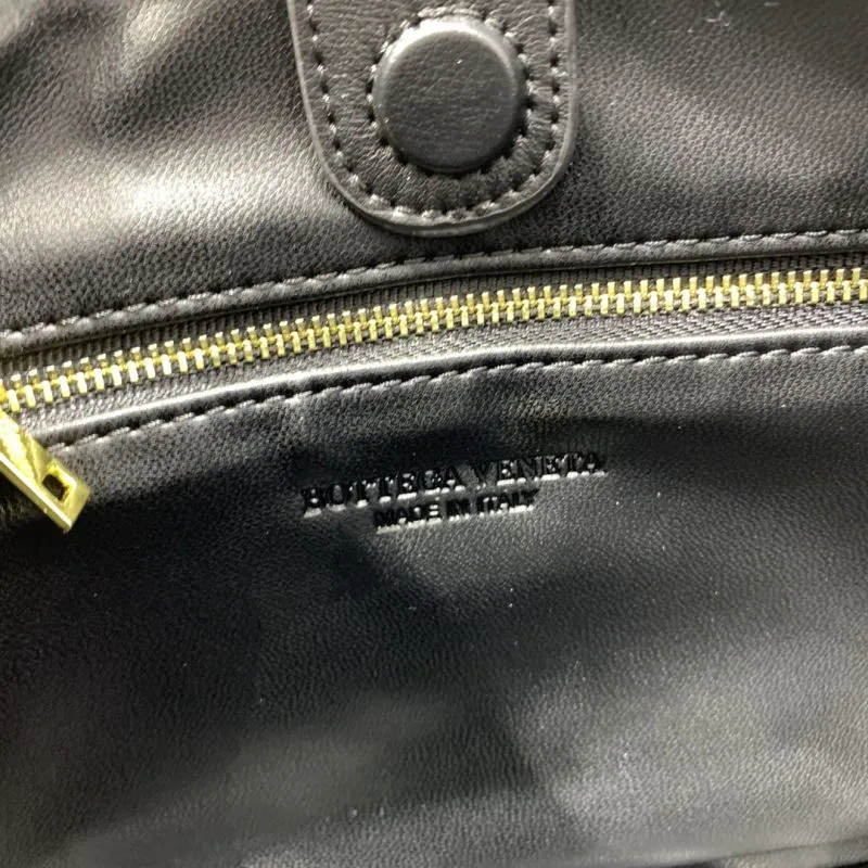 Bottega Veneta 8860 Black Woven Leather Handbag - Image 8