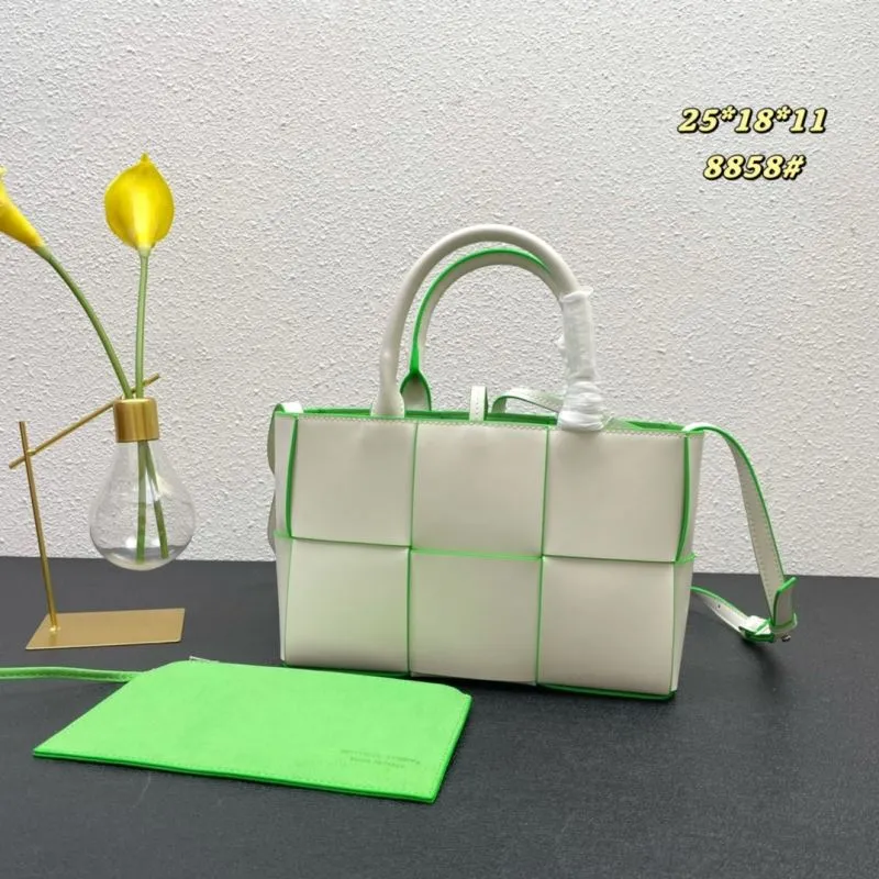 Alternative view of BV Handle Bags-73