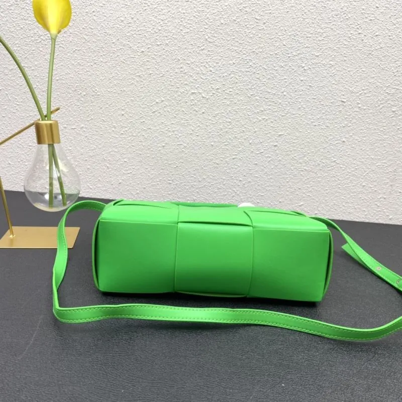 BV Bright Green Tote Handbag 8858 - Image 6