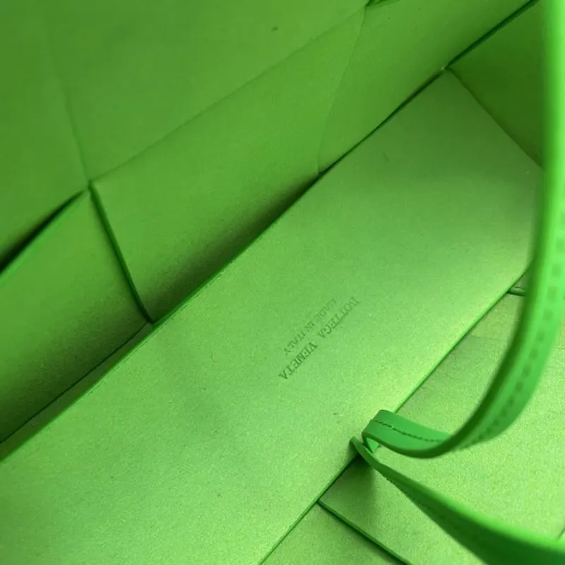BV Bright Green Tote Handbag 8858 - Image 8