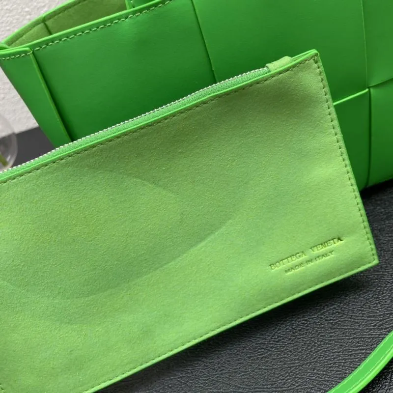 BV Bright Green Tote Handbag 8858 - Image 9