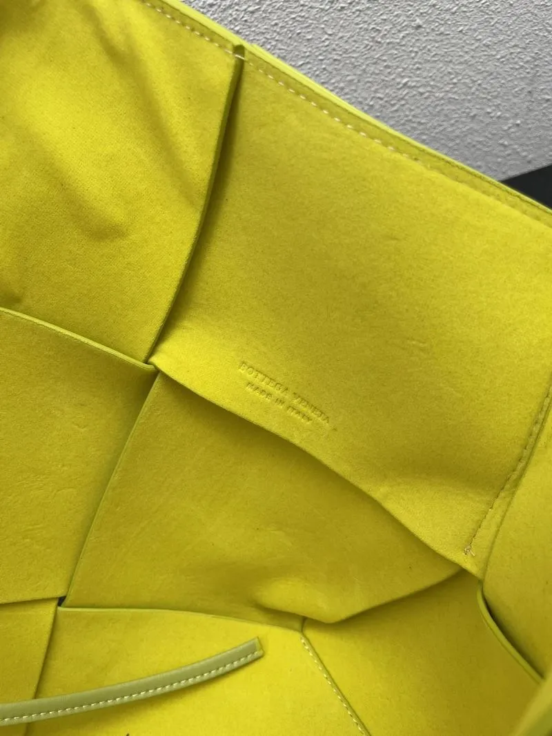 Bottega Veneta Lime Yellow Tote Bag with Pouch s06006 - Image 9