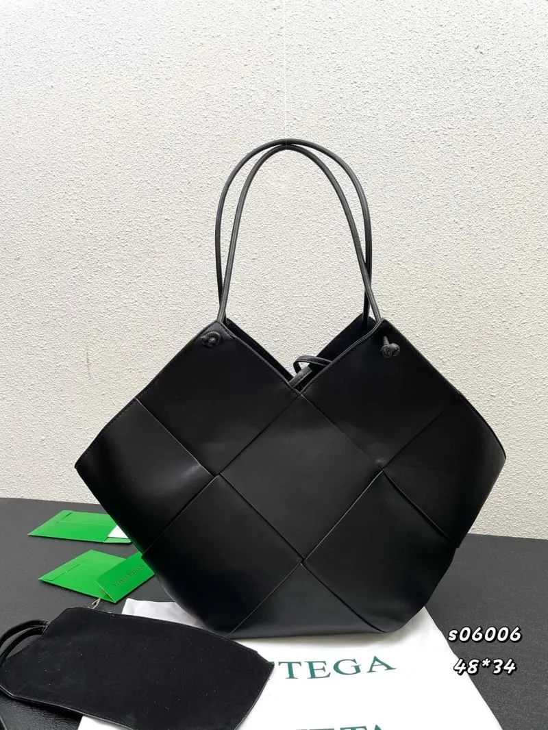 Alternative view of Bottega Veneta Black Leather Tote Bag s06006