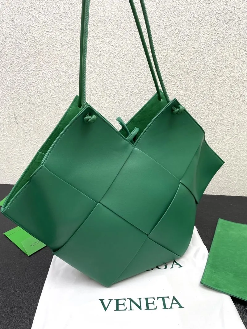 Bottega Veneta Green Tote Bag with Pouch s06006 - Image 4
