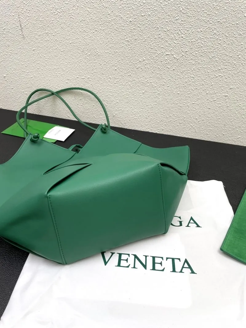 Bottega Veneta Green Tote Bag with Pouch s06006 - Image 6