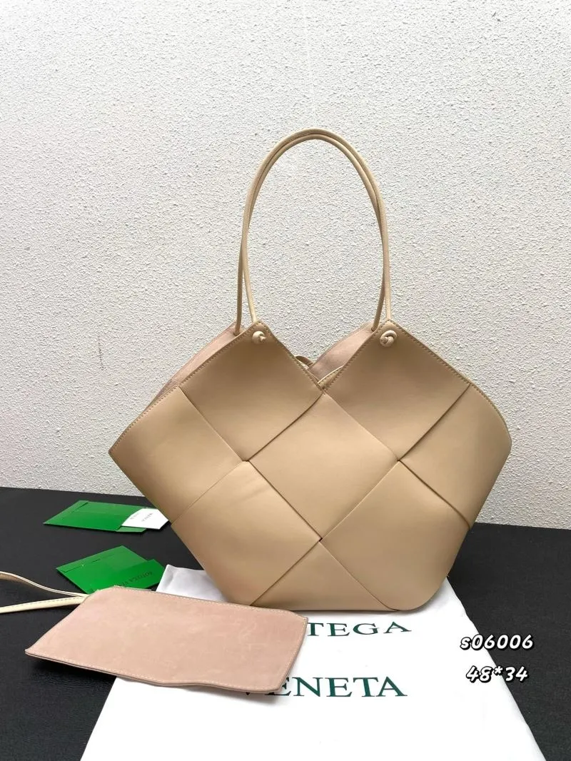 Alternative view of Bottega Veneta Beige Woven Tote Bag with Pouch s06006