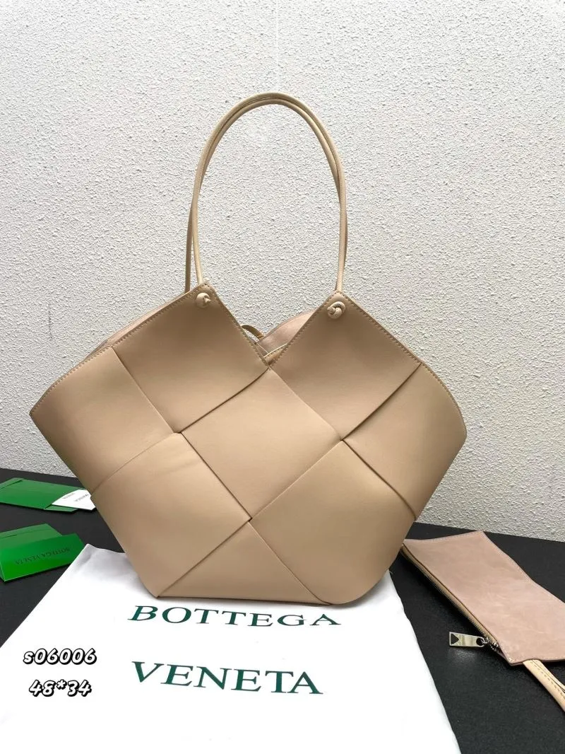 Bottega Veneta Beige Woven Tote Bag with Pouch s06006 - Image 3