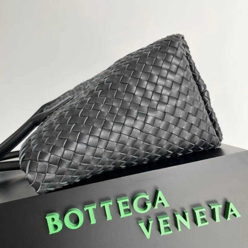 Bottega Veneta Black Woven Leather Tote Bag - Image 3