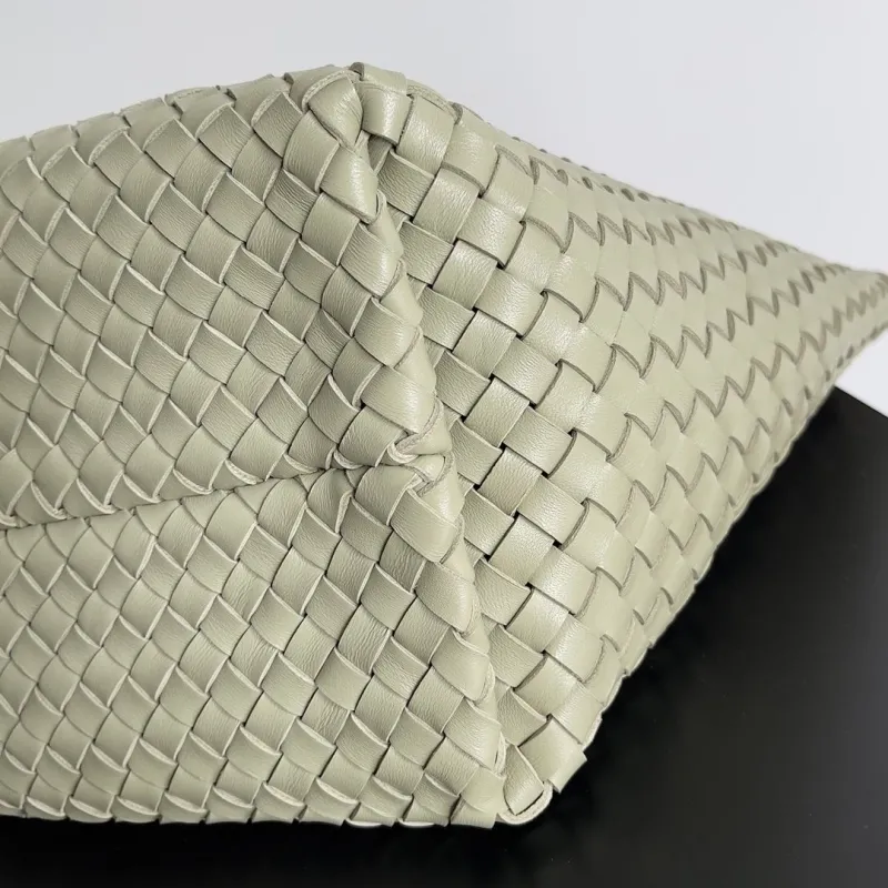 Bottega Veneta Intrecciato Light Green Leather Tote Bag - Image 3