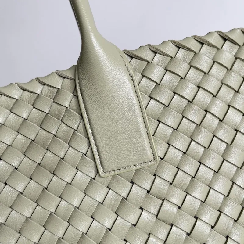 Bottega Veneta Intrecciato Light Green Leather Tote Bag - Image 5