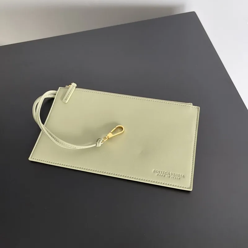 Bottega Veneta Intrecciato Light Green Leather Tote Bag - Image 6