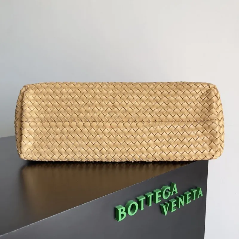 Bottega Veneta Beige Intrecciato Tote Bag B09366688J - Image 5