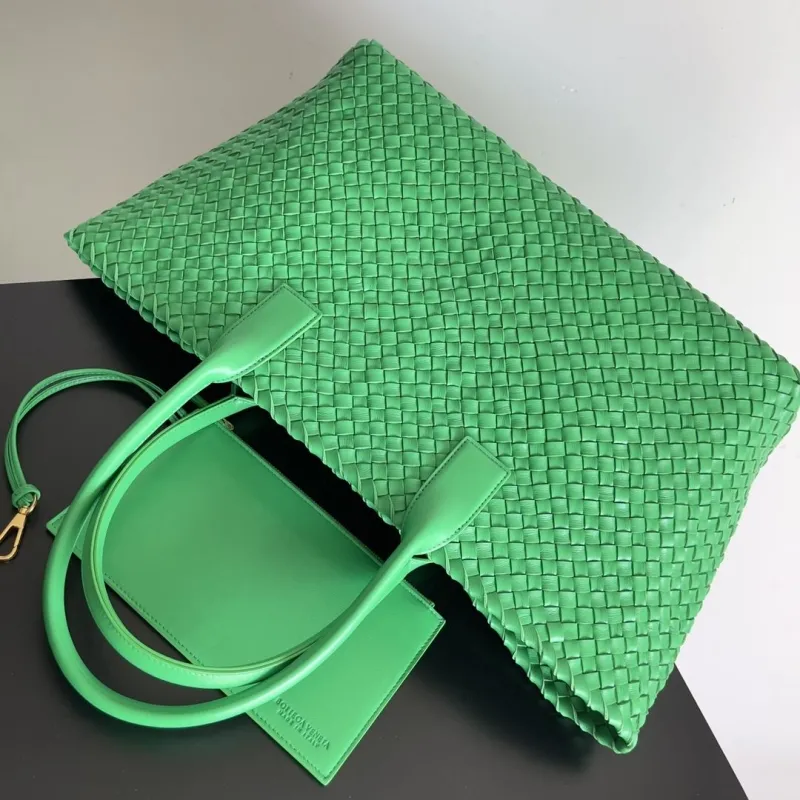 Alternative view of BV Shopping Bags-10