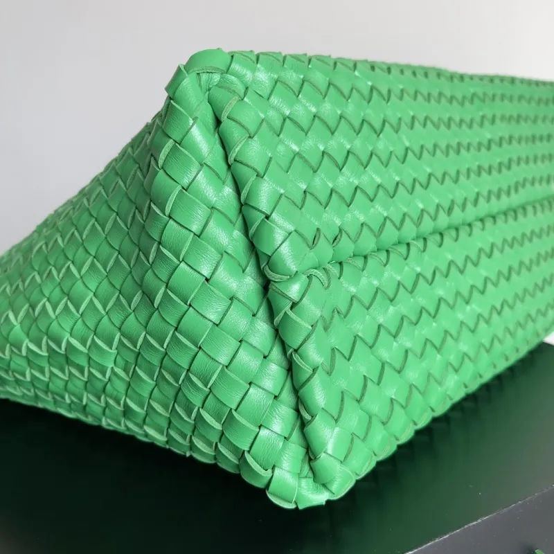 Bottega Veneta Green Woven Leather Tote Bag with Pouch - Image 4