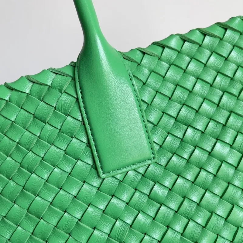 Bottega Veneta Green Woven Leather Tote Bag with Pouch - Image 7