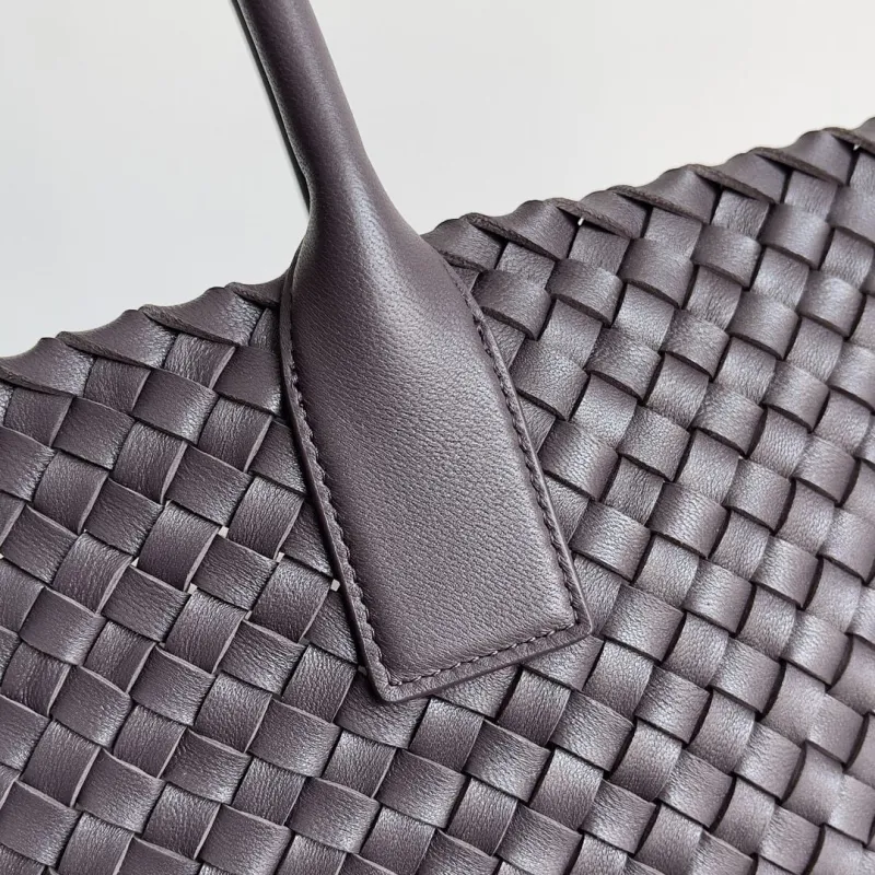 Alternative view of BV Shopping Bags-12