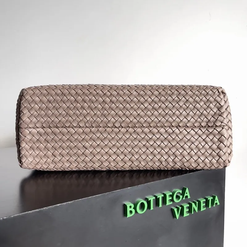 Alternative view of BV Shopping Bags-15