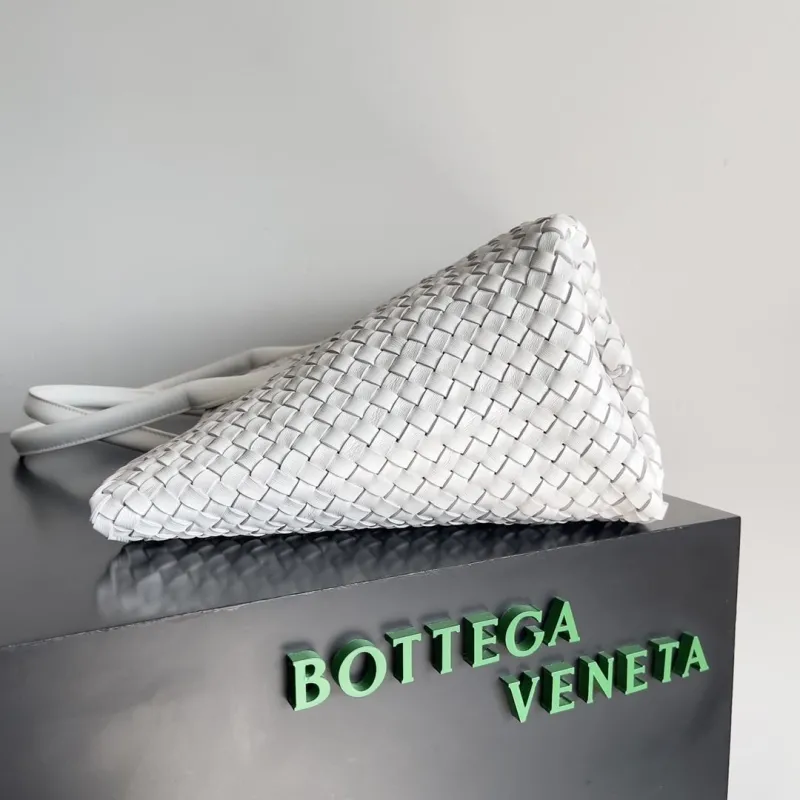 Bottega Veneta White Woven Leather Tote Bag 25 - Image 3
