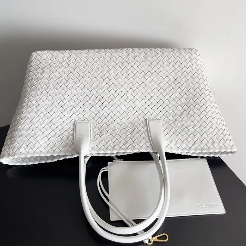 Bottega Veneta White Woven Leather Tote Bag 25 - Image 5