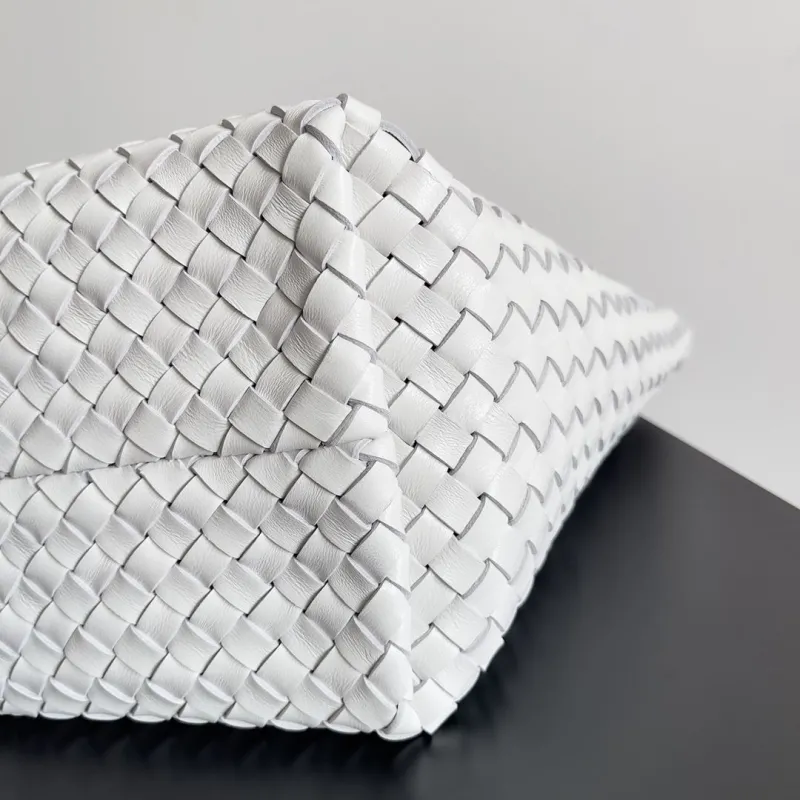 Bottega Veneta White Intrecciato Tote Bag - Image 4