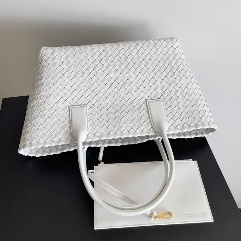 Bottega Veneta White Intrecciato Tote Bag - Image 6