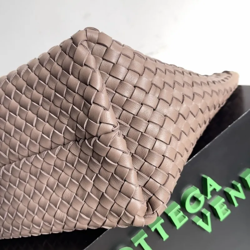 Bottega Veneta Taupe Woven Leather Tote Bag - Image 4