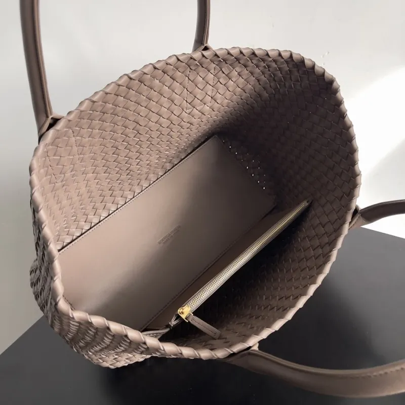 Bottega Veneta Taupe Woven Leather Tote Bag - Image 9