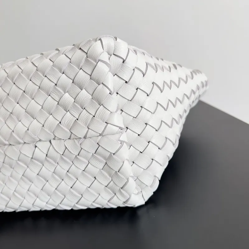Bottega Veneta White Woven Tote Bag - Image 3