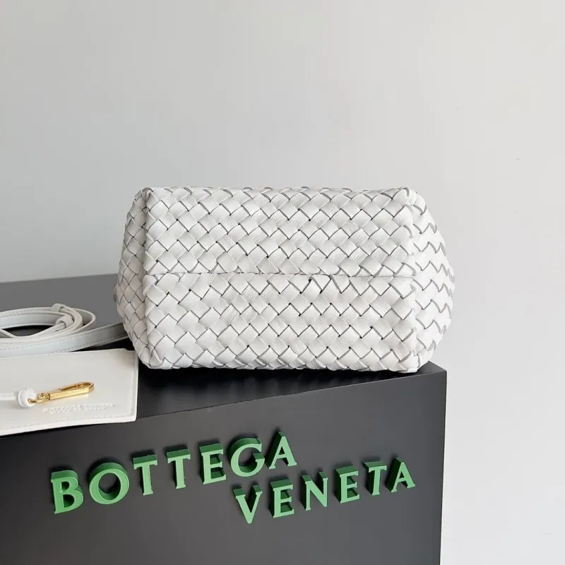 Bottega Veneta White Woven Tote Bag - Image 5