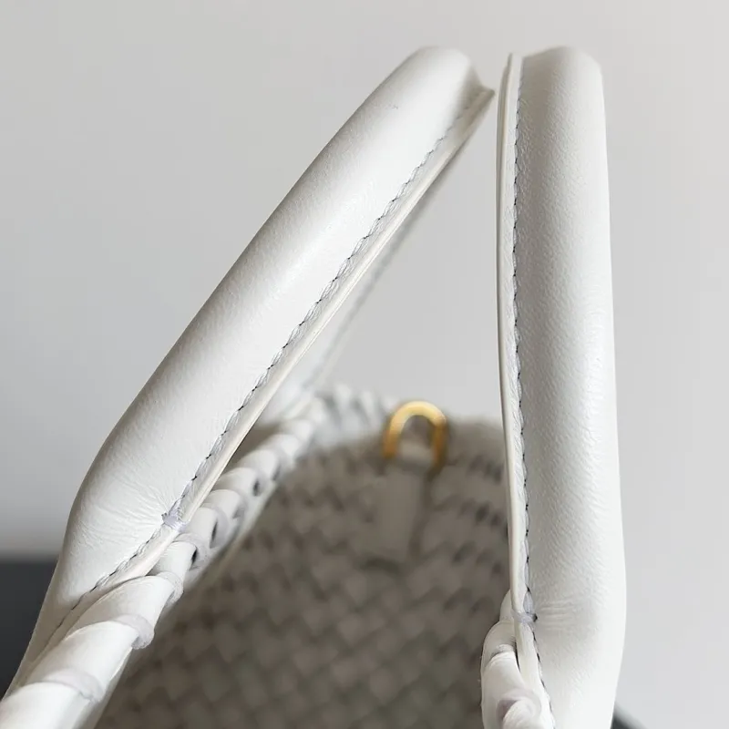 Bottega Veneta White Woven Tote Bag - Image 6